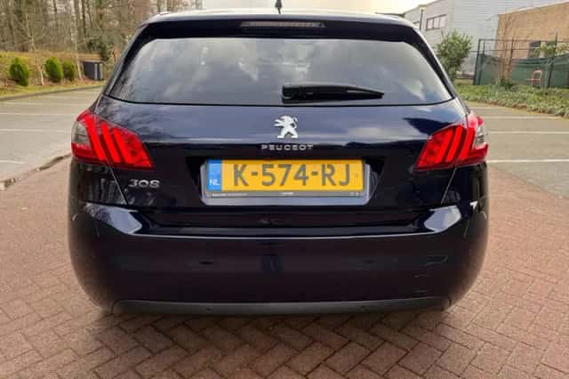 Peugeot 308 (2021) thumbnail 4
