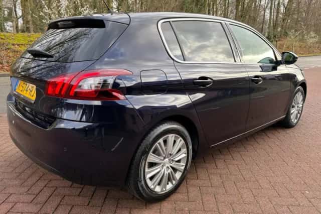 Peugeot 308 (2021) thumbnail 6