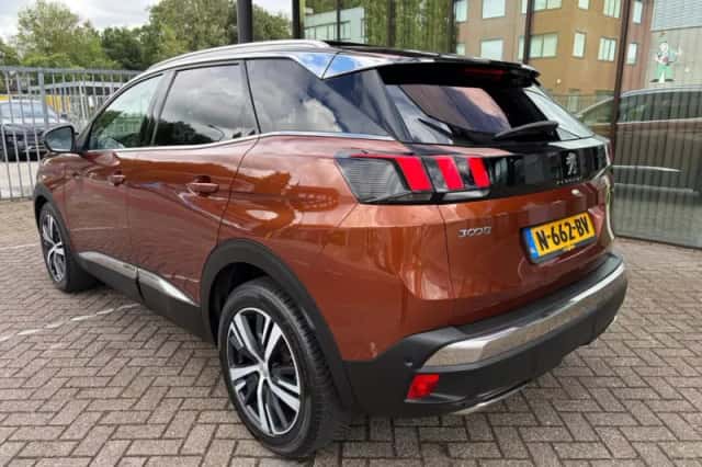 Peugeot 3008 (2016) thumbnail 4