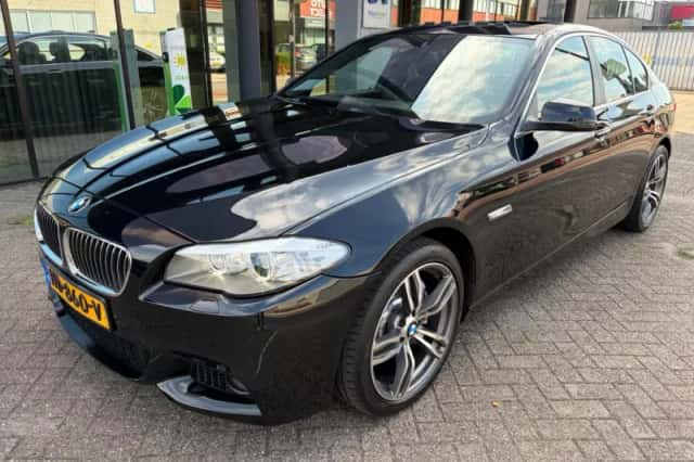BMW 5-Serie (2015) thumbnail 1