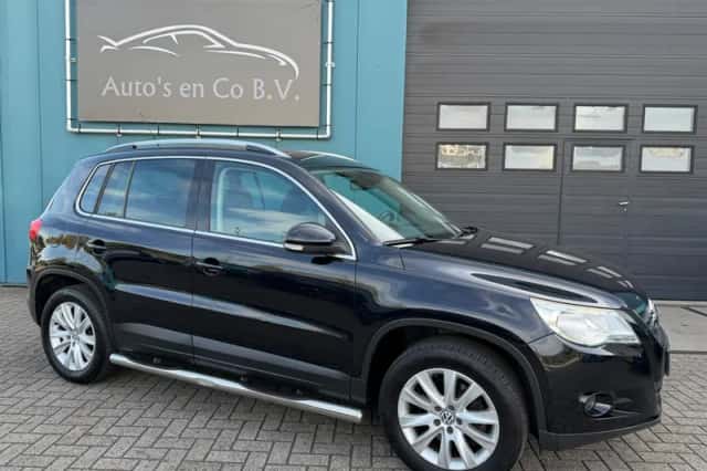 Volkswagen Tiguan (2009) thumbnail 1
