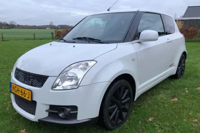 Suzuki Swift (2009) thumbnail 2