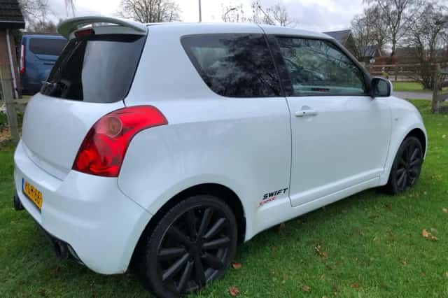 Suzuki Swift (2009) thumbnail 3