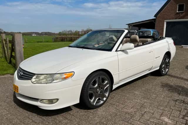 Toyota Camry (2004) thumbnail 2
