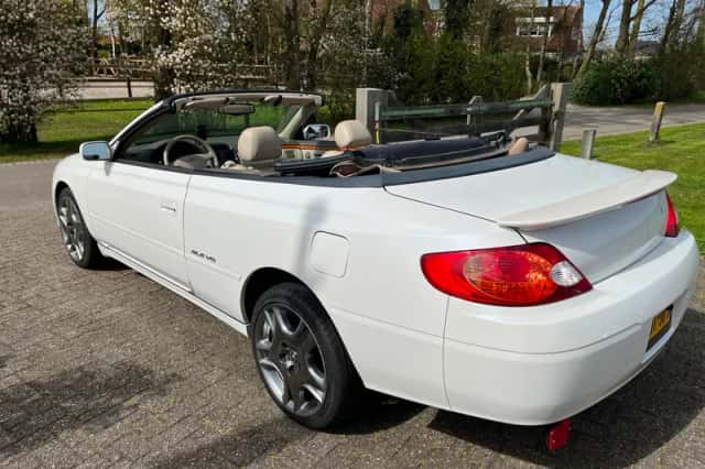Toyota Camry (2004) thumbnail 3