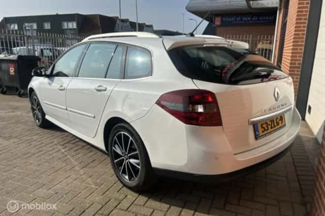 Renault Laguna (2012) thumbnail 4