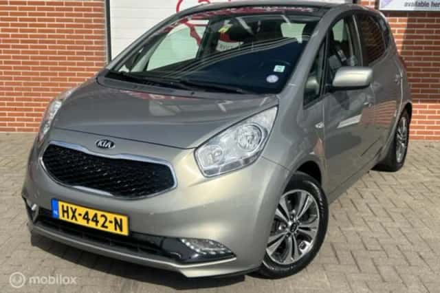 Kia Venga (2016) thumbnail 2
