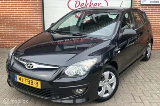 Hyundai i30 (2012) thumbnail 2