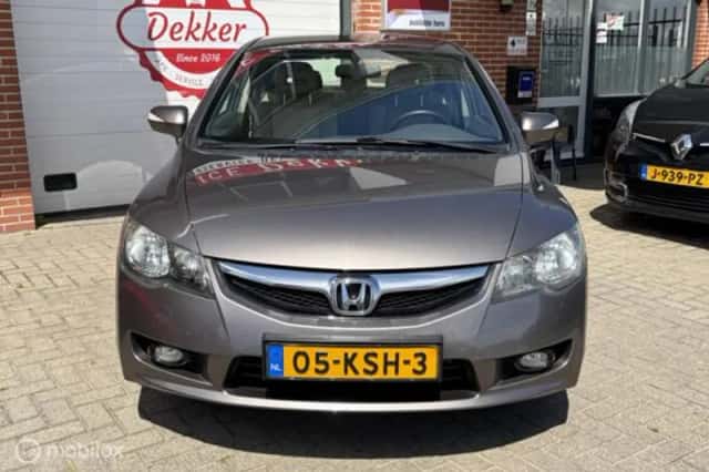 Honda Civic (2010) thumbnail 5