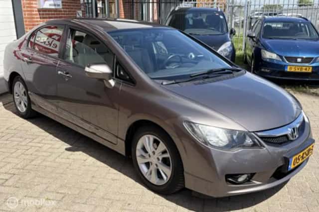 Honda Civic (2010) thumbnail 6