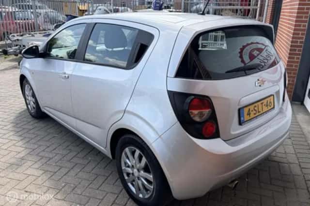 Chevrolet Aveo (2012) thumbnail 6