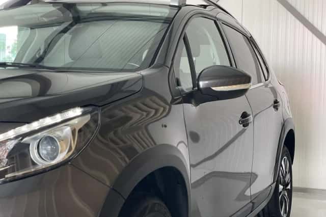 Peugeot 2008 (2019) thumbnail 5