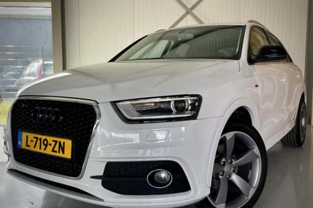 Audi Q3 (2012) thumbnail 2