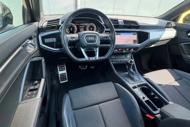 Audi Q3 (2023) thumbnail 2