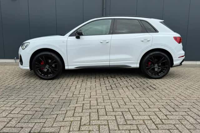 Audi Q3 (2020) thumbnail 2