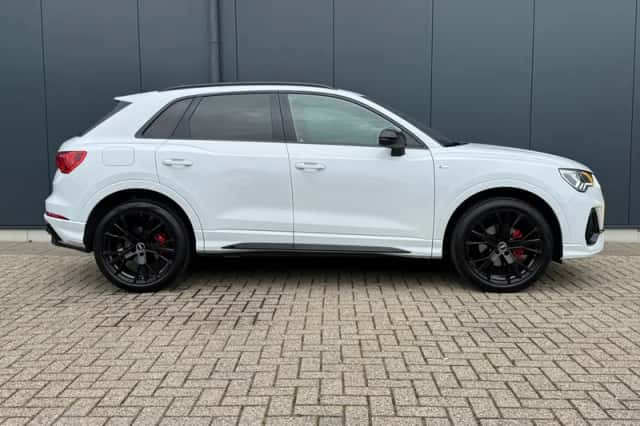 Audi Q3 (2020) thumbnail 4