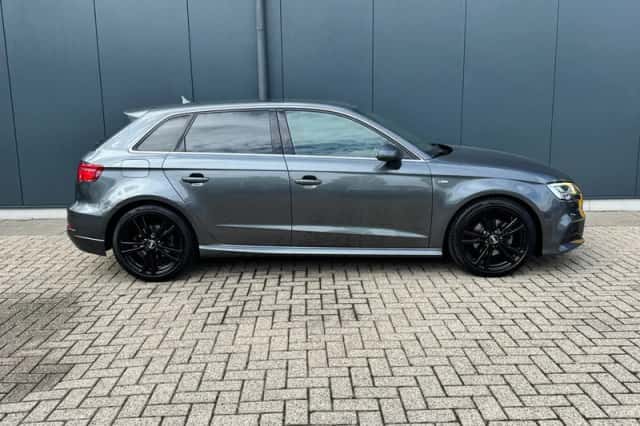 Audi A3 (2018) thumbnail 3