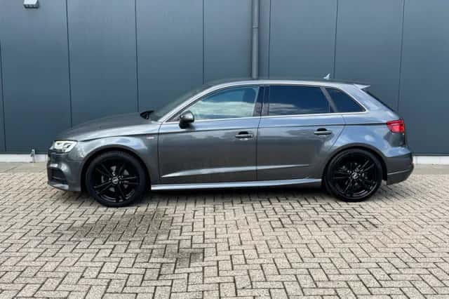 Audi A3 (2018) thumbnail 4