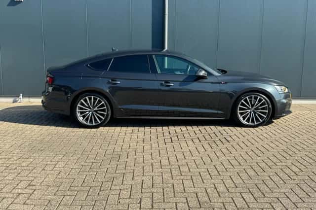 Audi A5 (2019) thumbnail 2