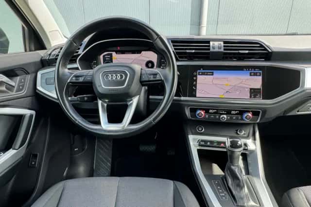Audi Q3 (2022) thumbnail 3