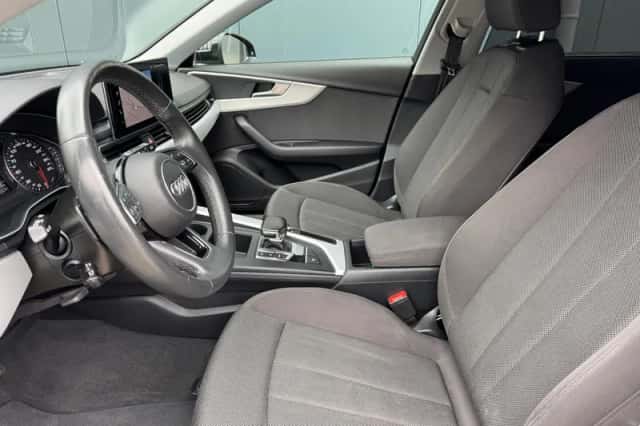 Audi A4 (2022) thumbnail 5
