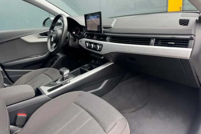 Audi A4 (2022) thumbnail 6