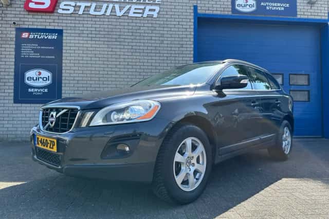 Volvo XC60 (2009) thumbnail 2