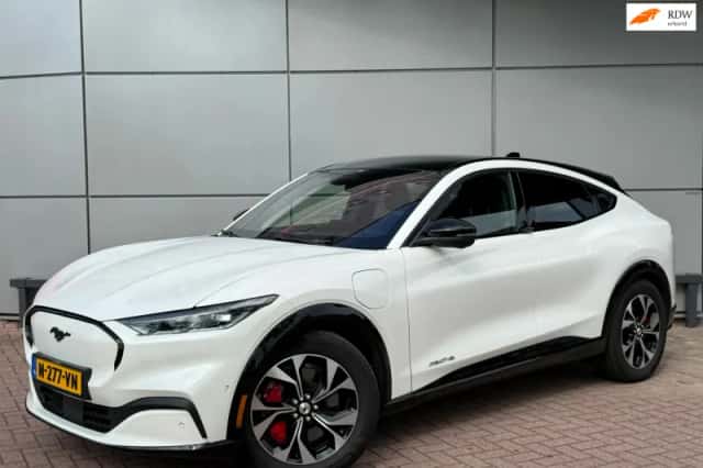 Ford Mustang (2021) thumbnail 1