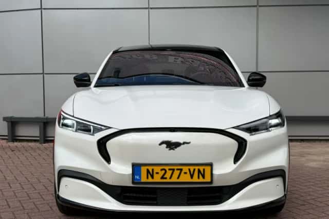 Ford Mustang (2021) thumbnail 5