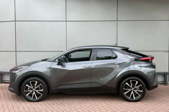 Toyota C-HR (2025) thumbnail 3