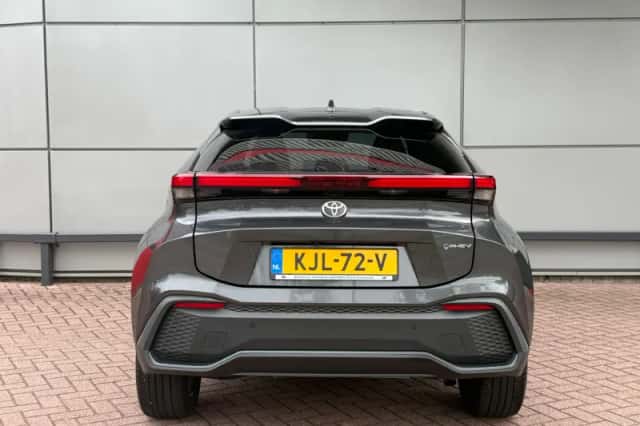 Toyota C-HR (2025) thumbnail 6