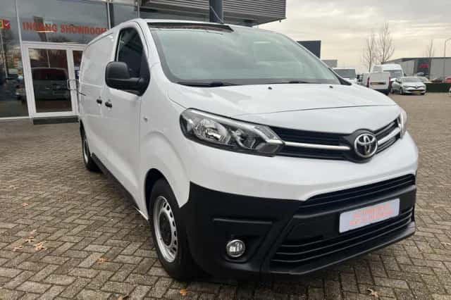 Toyota Proace (2023) thumbnail 2