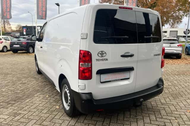 Toyota Proace (2023) thumbnail 3