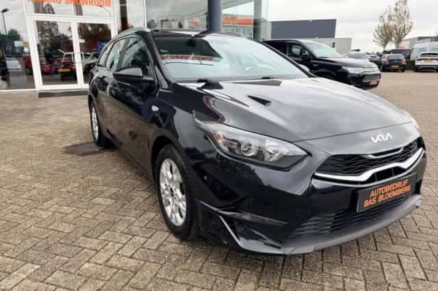 Kia Ceed Sportswagon (2022) thumbnail 3