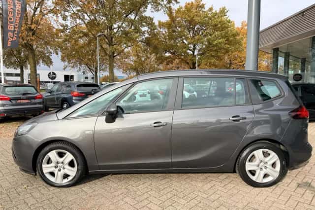 Opel Zafira Tourer (2012) thumbnail 3