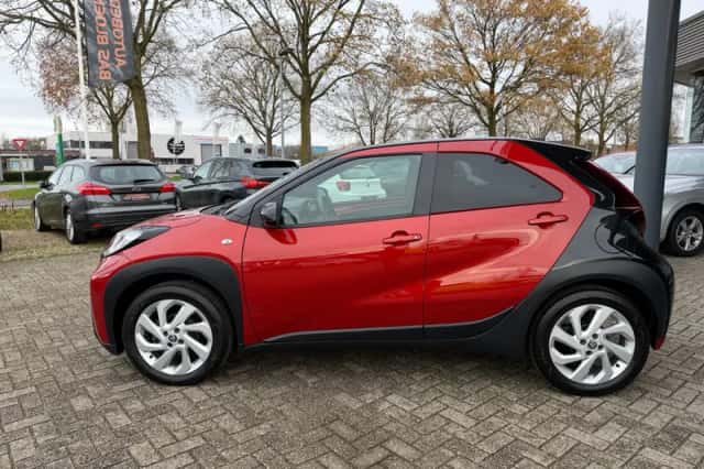 Toyota Aygo X (2022) thumbnail 4