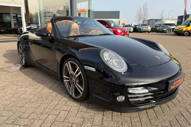 Porsche 911 (2010) thumbnail 2