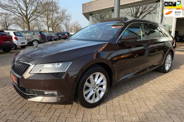 Škoda Superb (2016) thumbnail 1