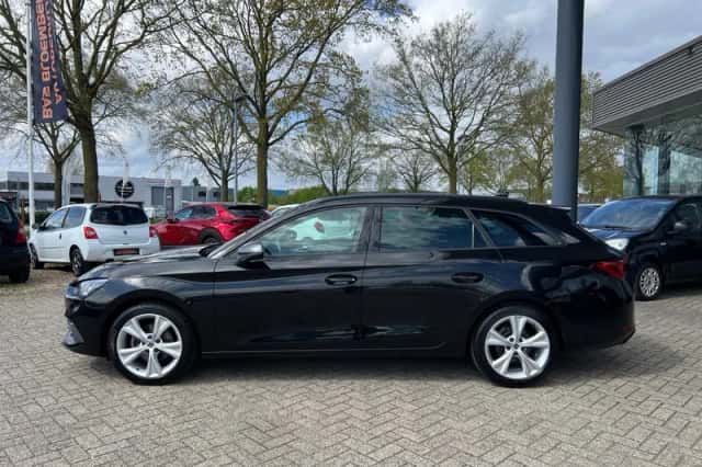 SEAT Leon Sportstourer (2023) thumbnail 2