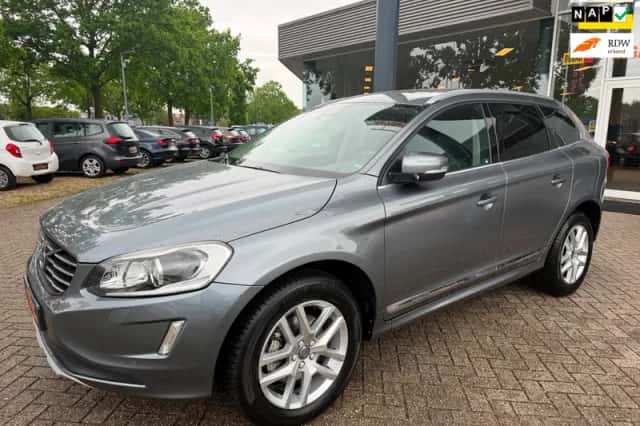 Volvo XC60 (2017) thumbnail 1