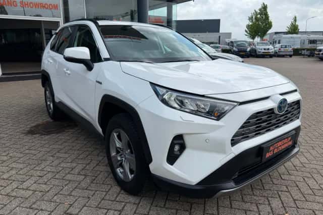 Toyota RAV4 (2024) thumbnail 2