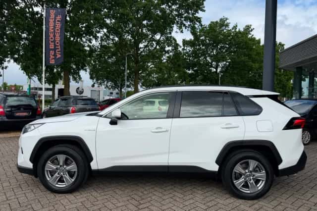 Toyota RAV4 (2024) thumbnail 4