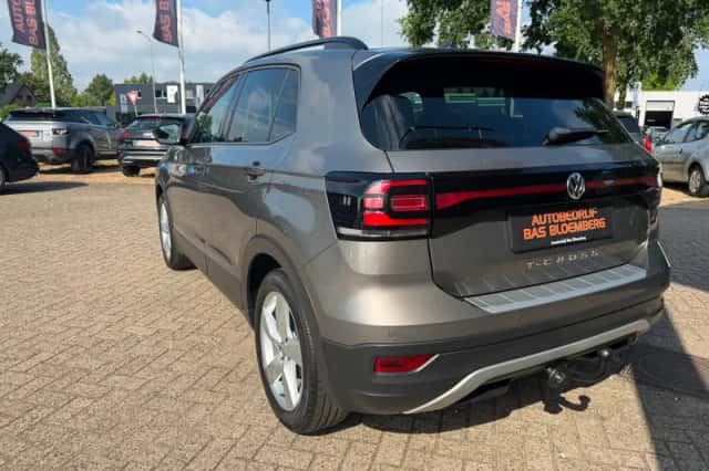 Volkswagen T-Cross (2019) thumbnail 3