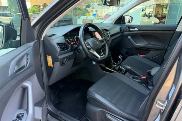 Volkswagen T-Cross (2019) thumbnail 5