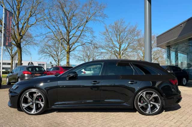 Audi A4 (2021) thumbnail 4
