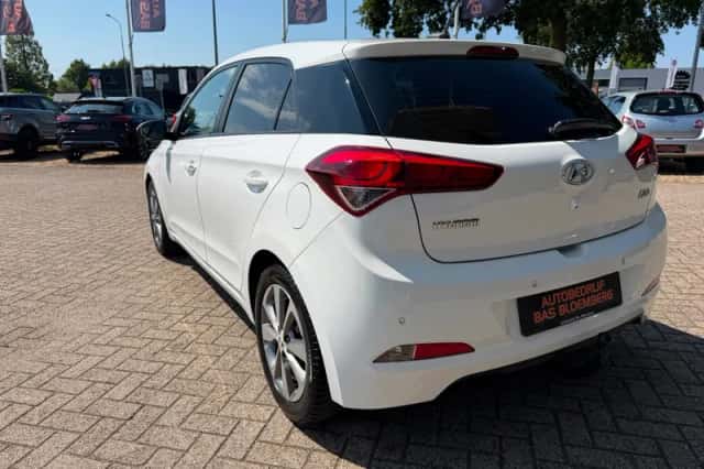 Hyundai i20 (2018) thumbnail 3