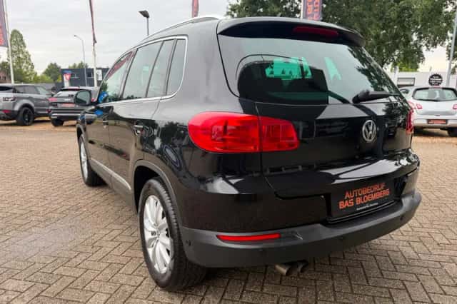 Volkswagen Tiguan (2012) thumbnail 3