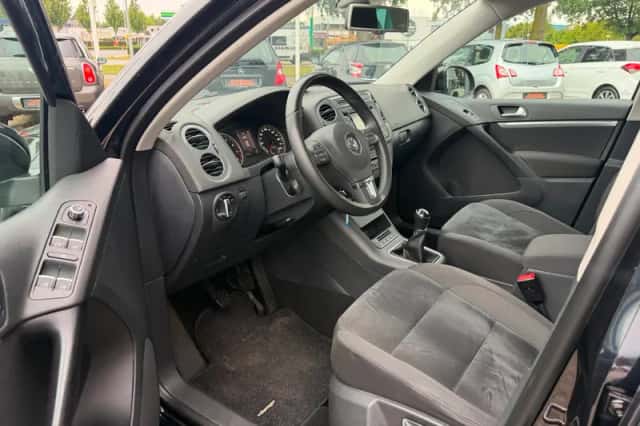 Volkswagen Tiguan (2012) thumbnail 5