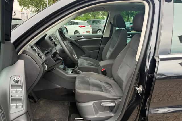 Volkswagen Tiguan (2012) thumbnail 6