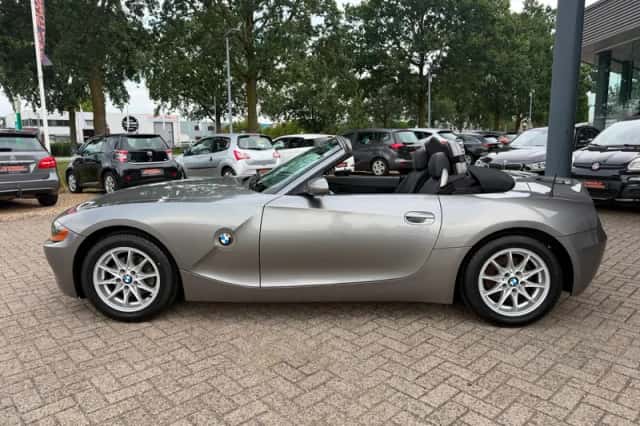 BMW Z4 (2005) thumbnail 3